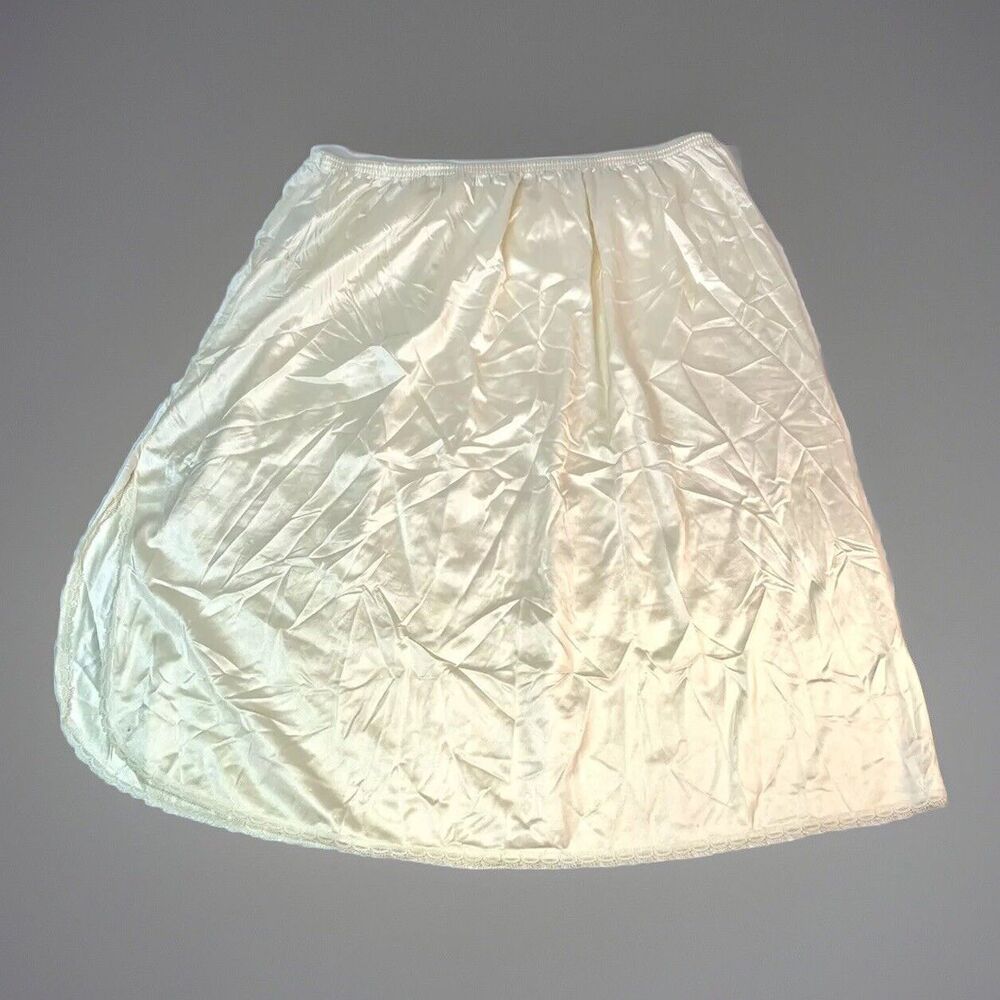 VTG Vanity Fair 100% Nylon Ivory Half Slip w/ Side Slit USA - Size  L